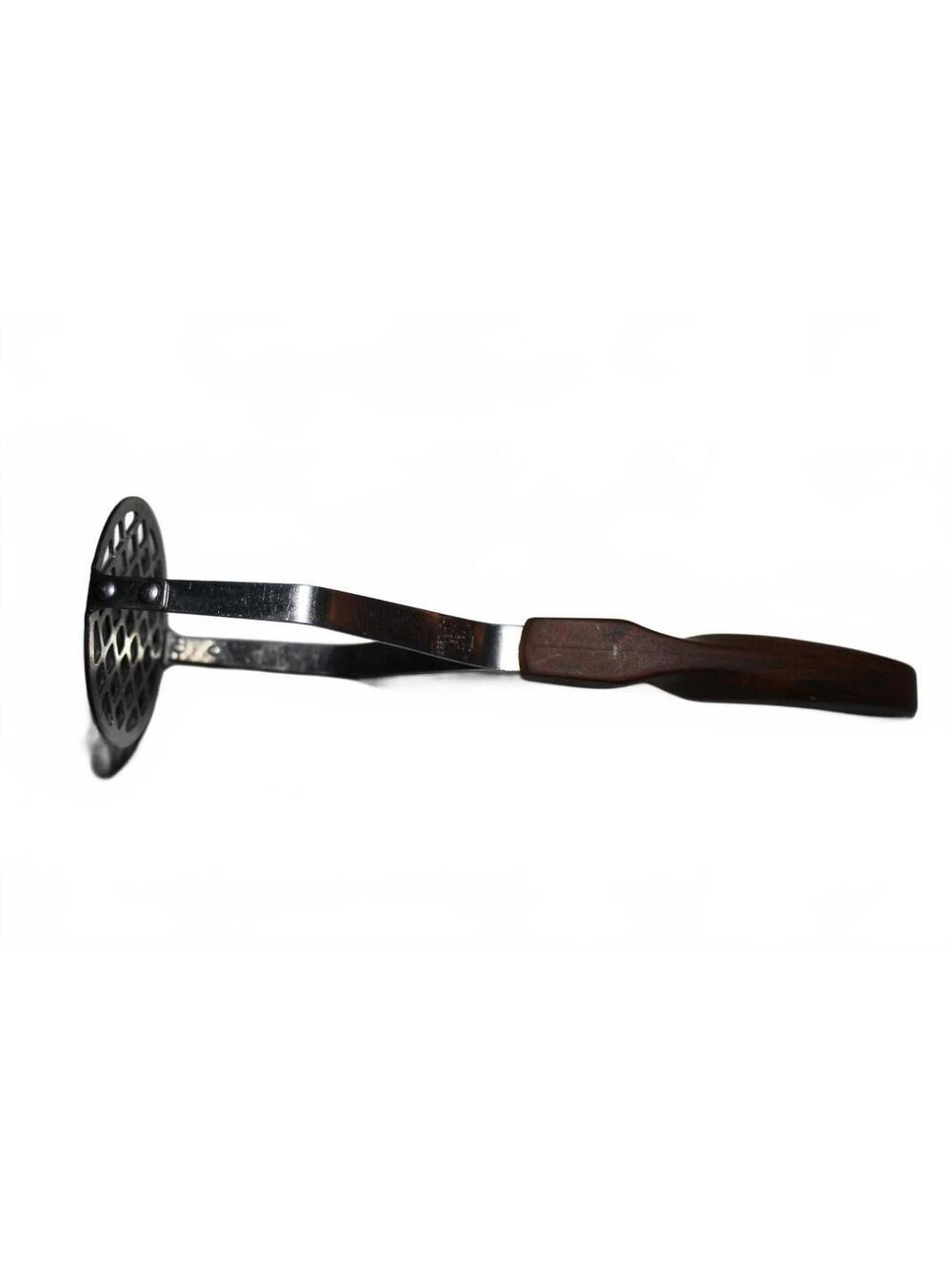 CUTCO No 14 Vintage Potato Masher Classic Brown Thermo Resin Handle Crusher